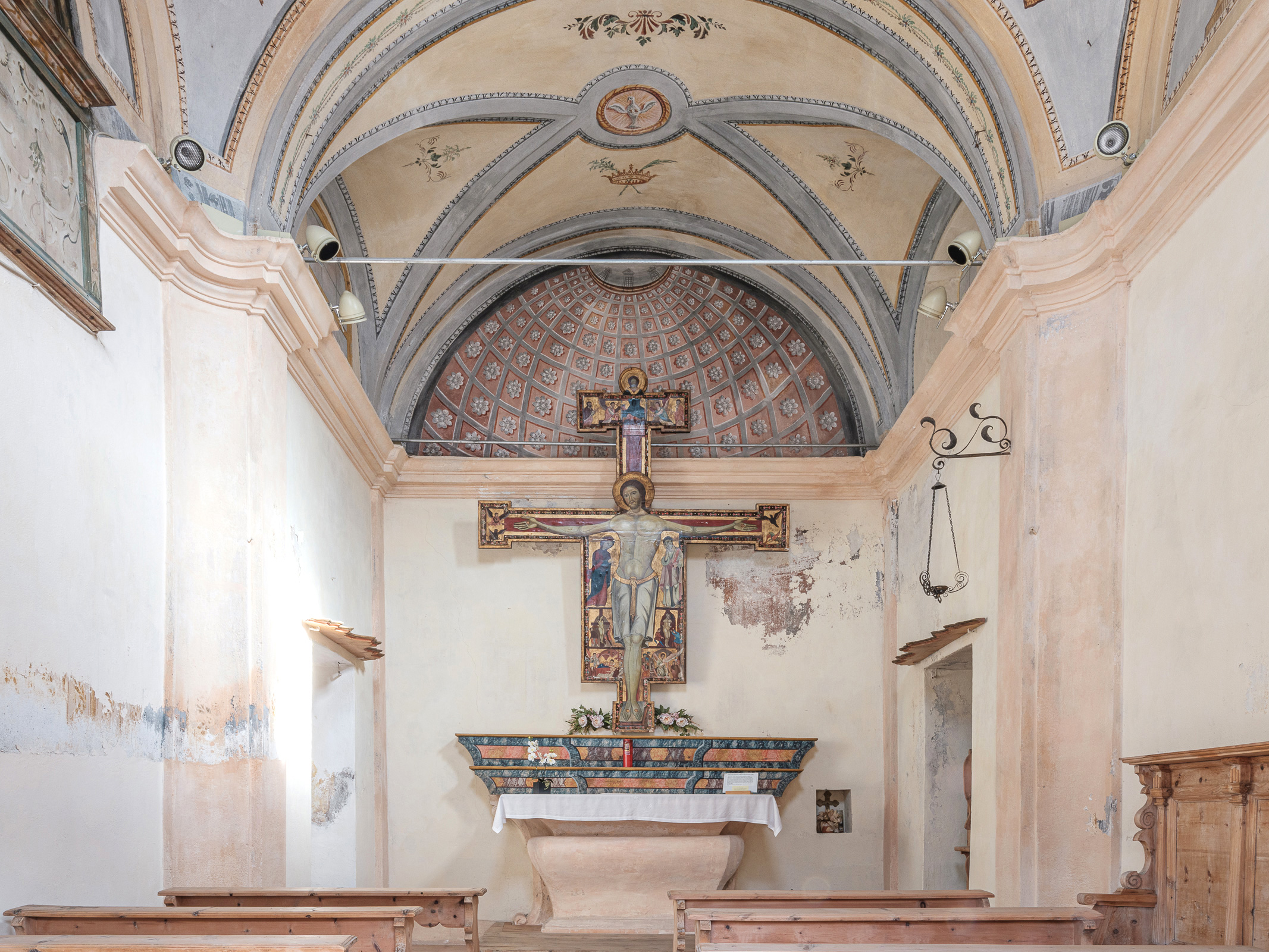 Interno della cappella del Palazzo dedicata alla Madonna del Buon Consiglio